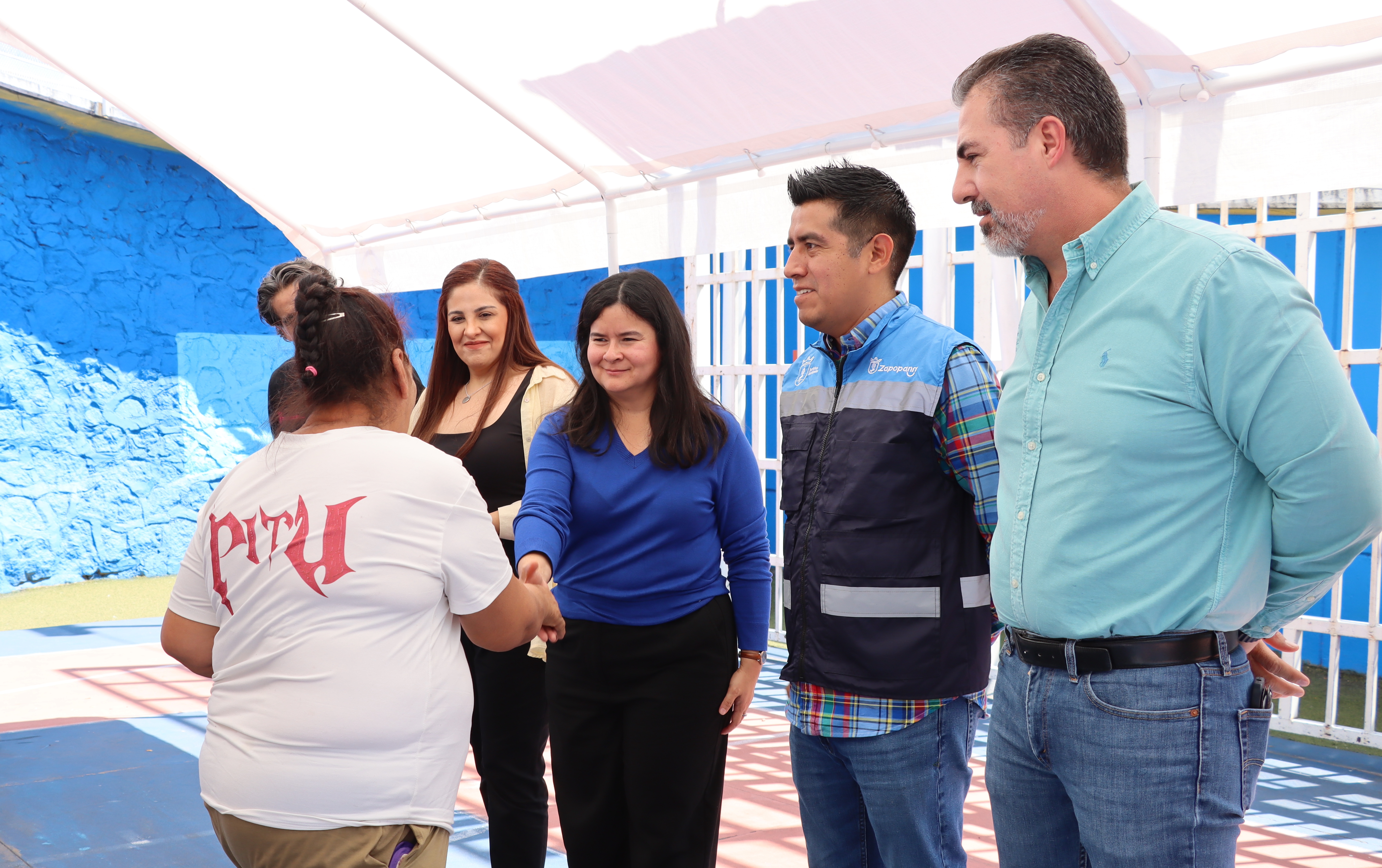 Gobierno de Zapopan entrega apoyos a familias y negocios afectados por lluvias en La Martinica